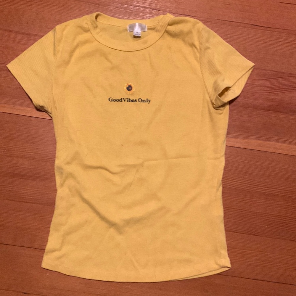 Good Vibes Only shirt!